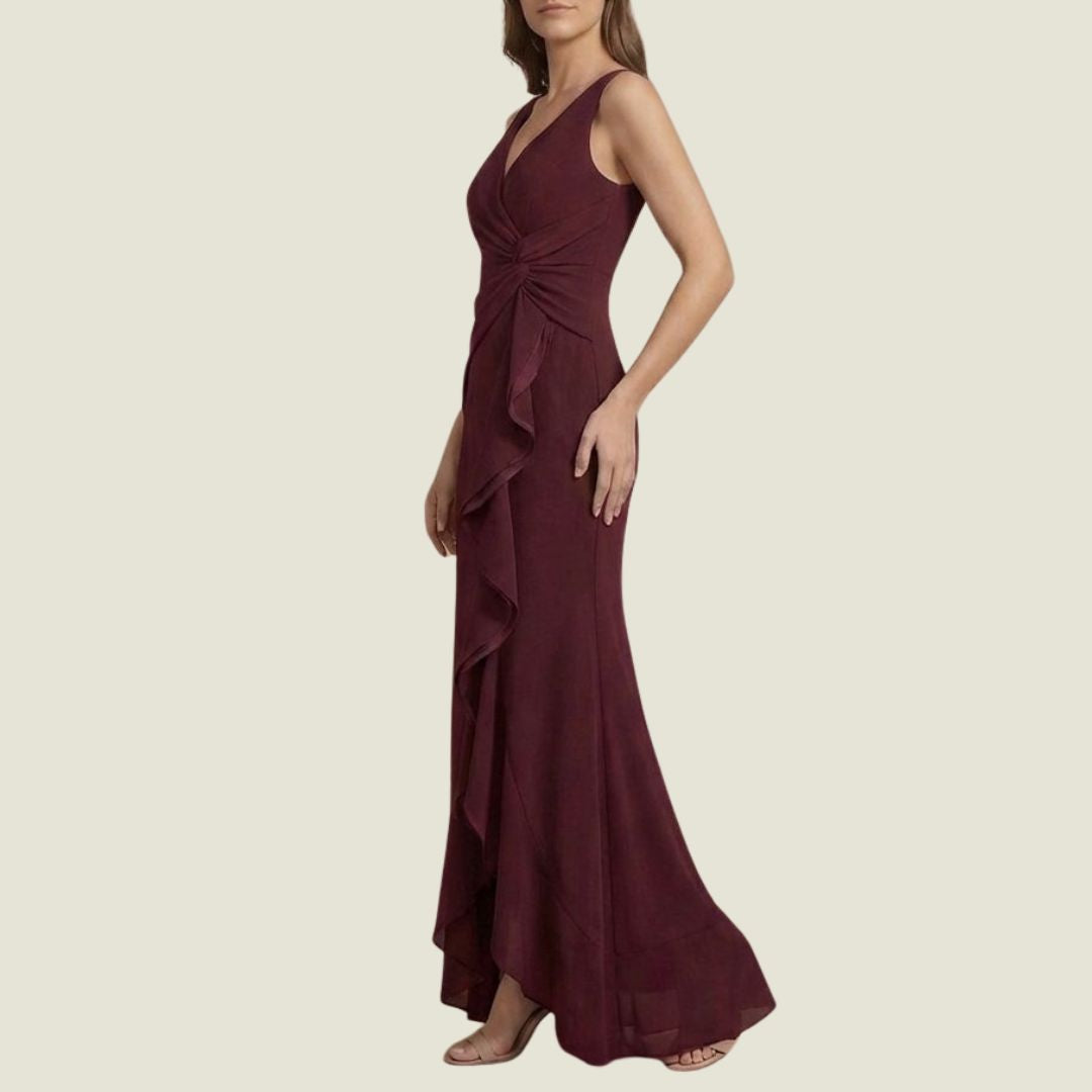 Vinröd Aftonklänning med V-ringning och Volangdrapering