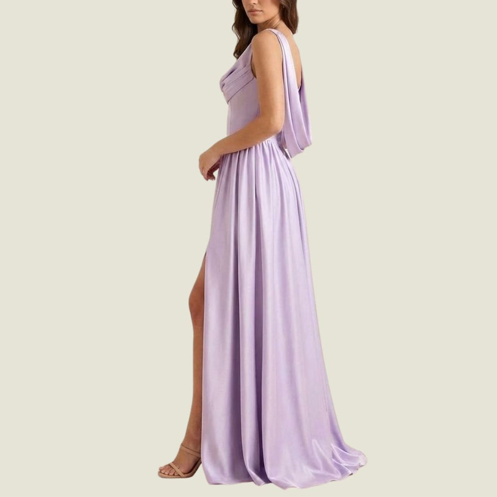 Lila Galaklänning i Satin med Draperad Ringning och Slits